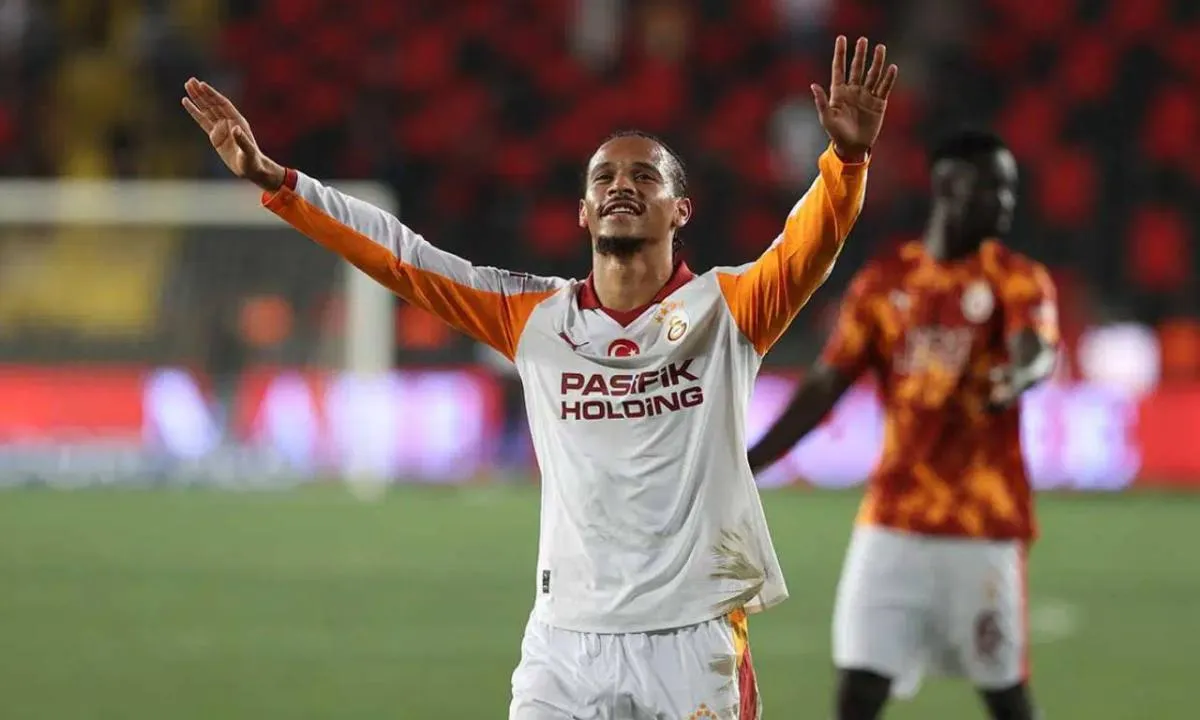 Leroy Sane neden uzun kollu forma giyiyor? Sane'nin kolunda yara izi mi var?