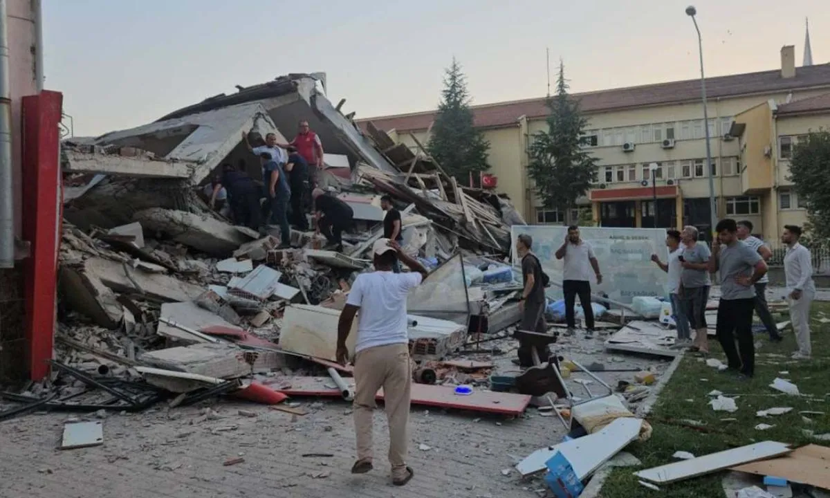 Balıkesir'de 11 Ağustos hamile ile engelli personel idari izinli mi?