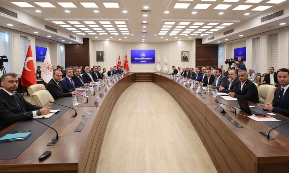 Memur ve memur emeklisinin zam pazarlığı sürüyor! Taraflar yeniden bir araya geldi!