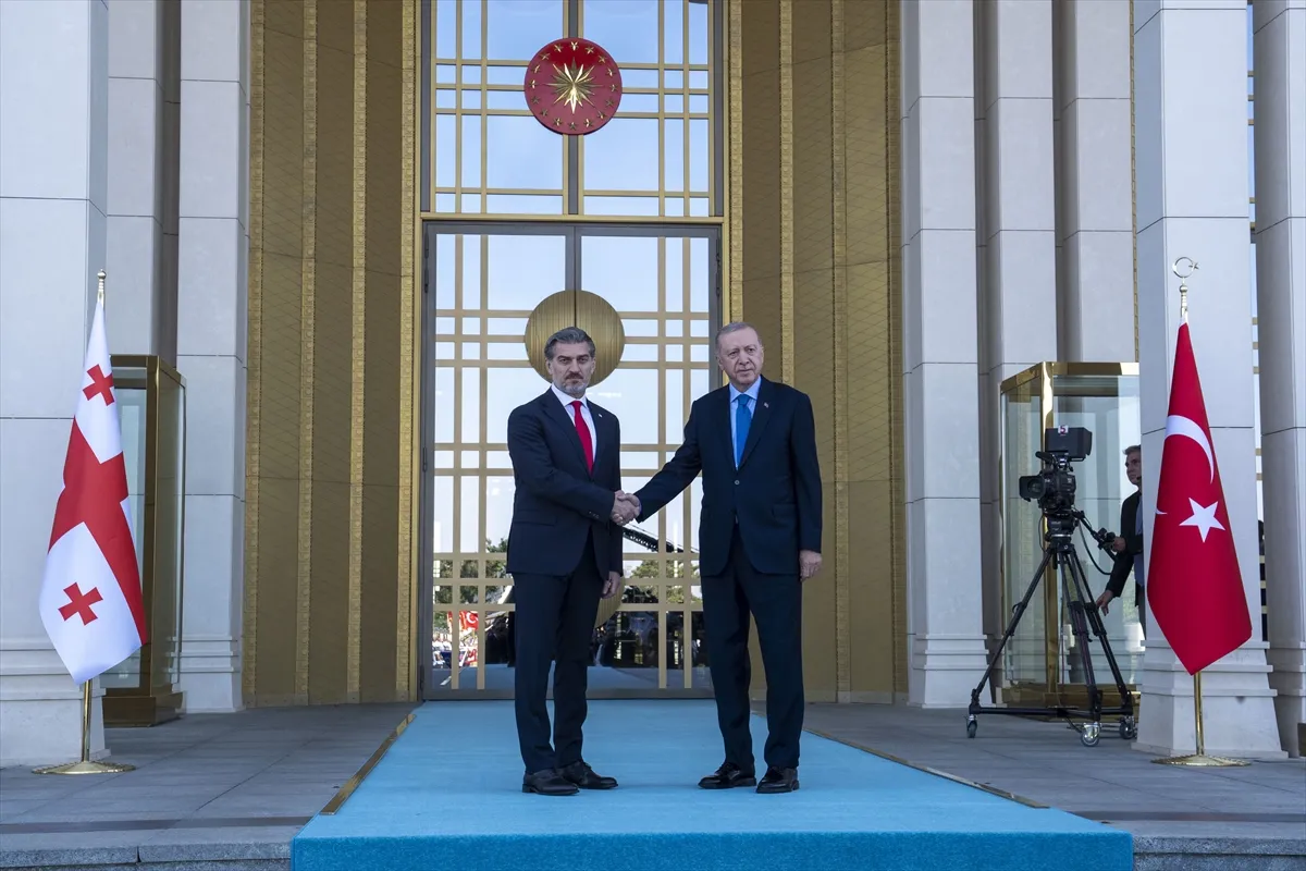 Külliye'de kritik kabul: Cumhurbaşkanı Erdoğan Gürcistan Cumhurbaşkanı Mikheil Kavelaşvili ile bir araya geldi