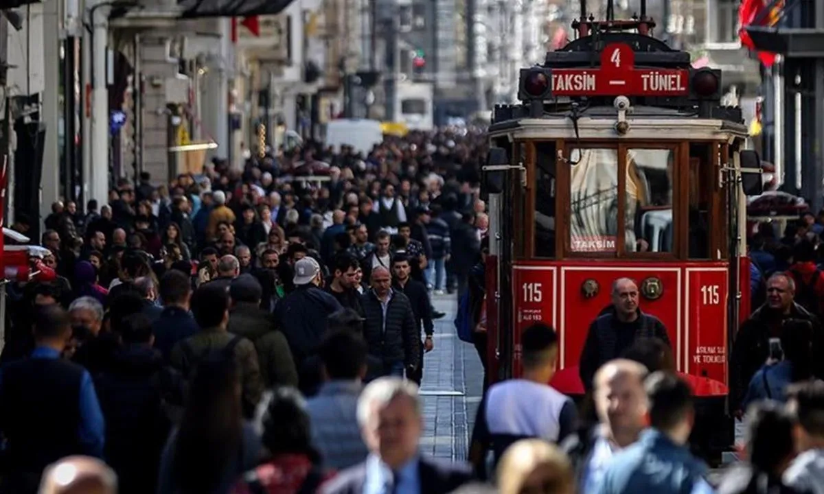 Türkiye'nin nüfusu açıklandı: 6 ayda 160 bin arttı