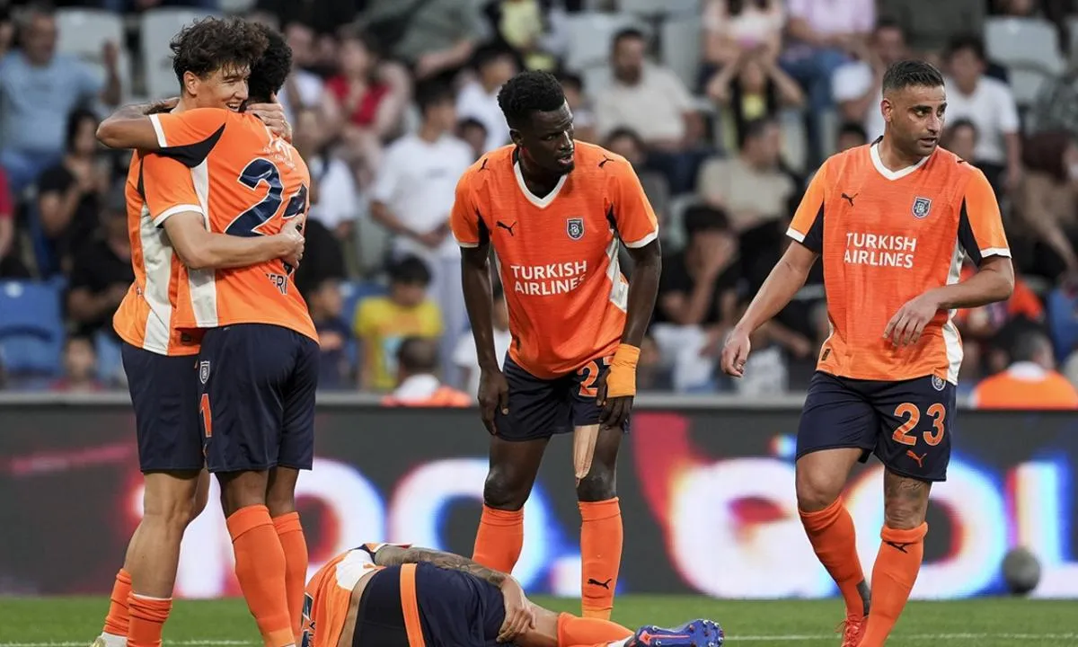 Son dakika... Avrupa'da Türk fırtınası! Başakşehir Viking'i saf dışı bıraktı: Turuncu lacivertliler Konferans Ligi play-off turunda