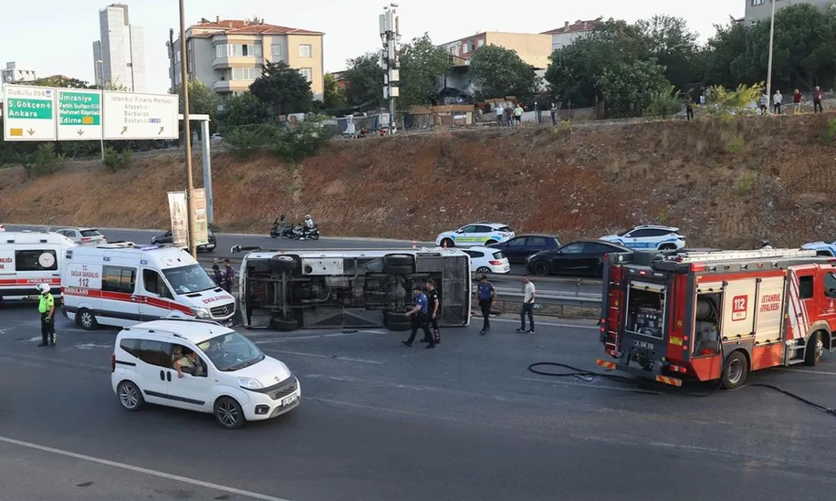 Son dakika... Ümraniye TEM bağlantı yolunda kaza! Çok sayıda yaralı var