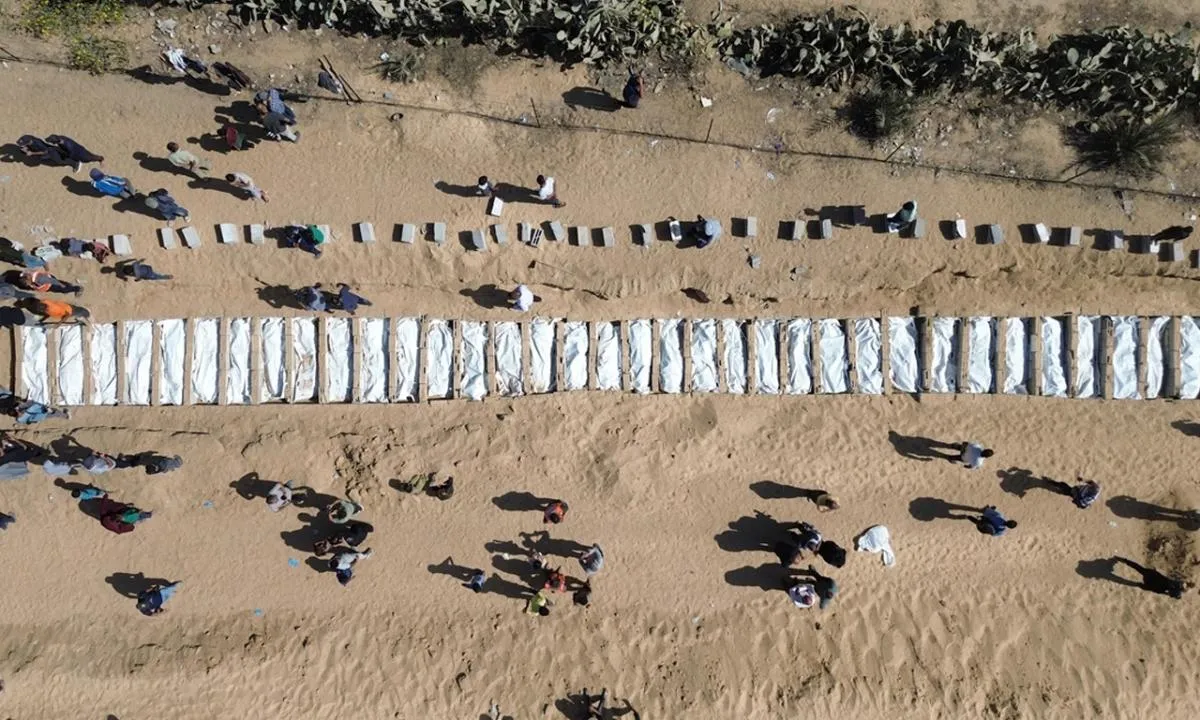 Bu fotoğraf toplu işkencenin kanıtı! Tanınmaz hale gelen kimliksiz cesetler Gazze'de toprağa verildi: Uzuvları kesilmiş, gözleri oyulmuş....