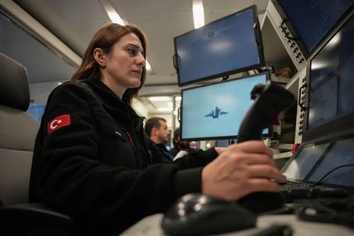KIZILELMA'nın kokpitinde kadın lider: Yarının oyun kurucusu Türkiye