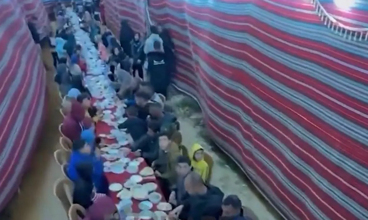 Gazze’de Ramazan başladı! Yıkık binaların arasında İlk sahur coşkuyla karşılandı!