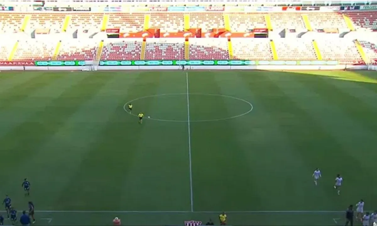 Meksika savaş alanına döndü futbolcular kaçtı: Gözler FIFA'da