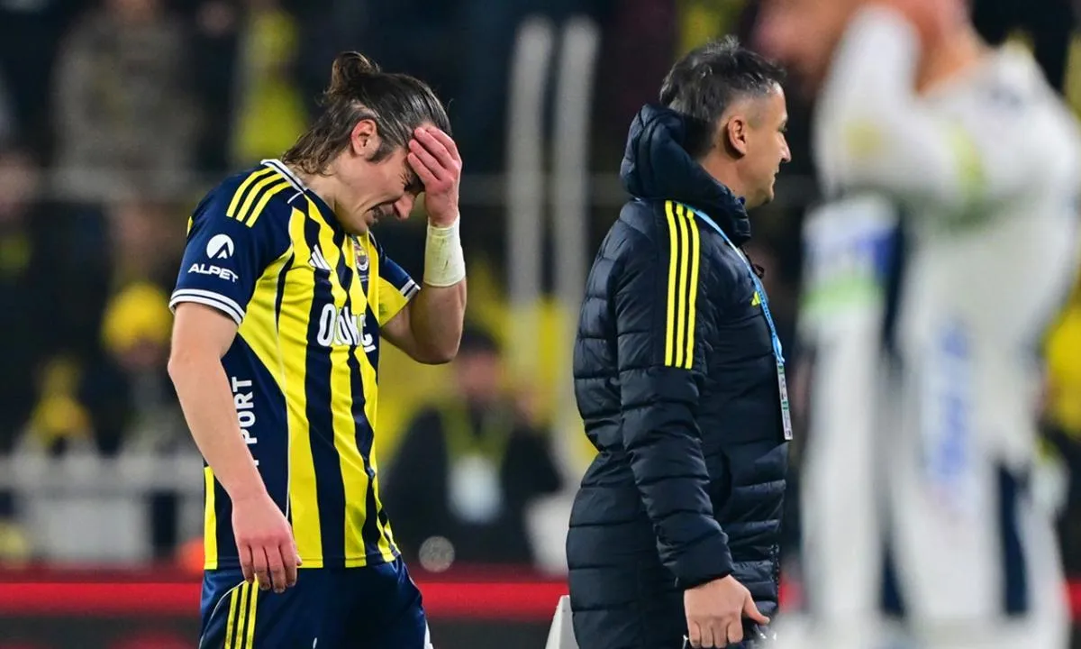 Fenerbahçe'de sakatlıklar peş peşe! Skriniar'a Ederson, Çağlar, Oosterwolde ve Talisca eklendi! 