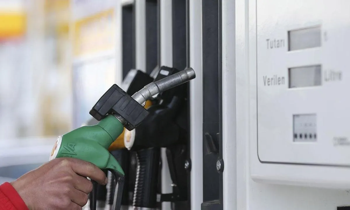 Beklenen dev zam tabelaya yansıdı: Hürmüz Boğazı gerginliği akaryakıt fiyatlarını vurdu! İşte 24 Şubat benzin, motorin, LPG fiyatları  