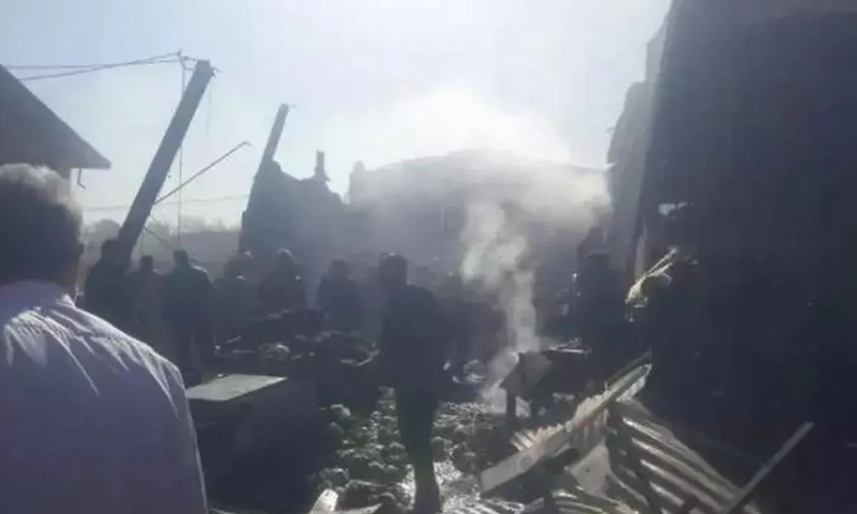 İran'da askeri helikopter düştü! Pazar yeri alevler içinde kaldı