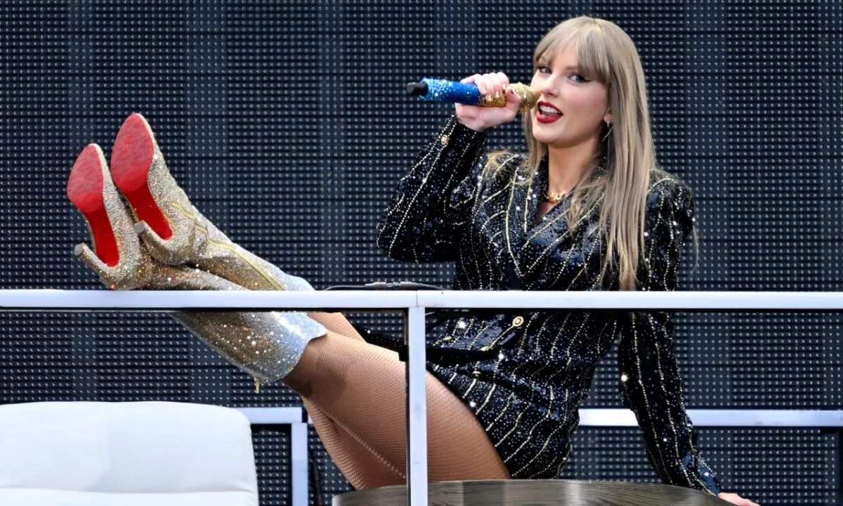 Geçtiğimiz yıl da birinci oldu! Tylor Swift altıncı kez...